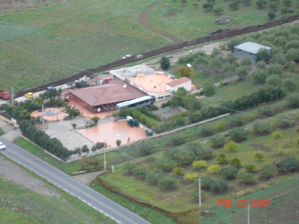 Agriturismo La Targa Buonfornello Exterior photo