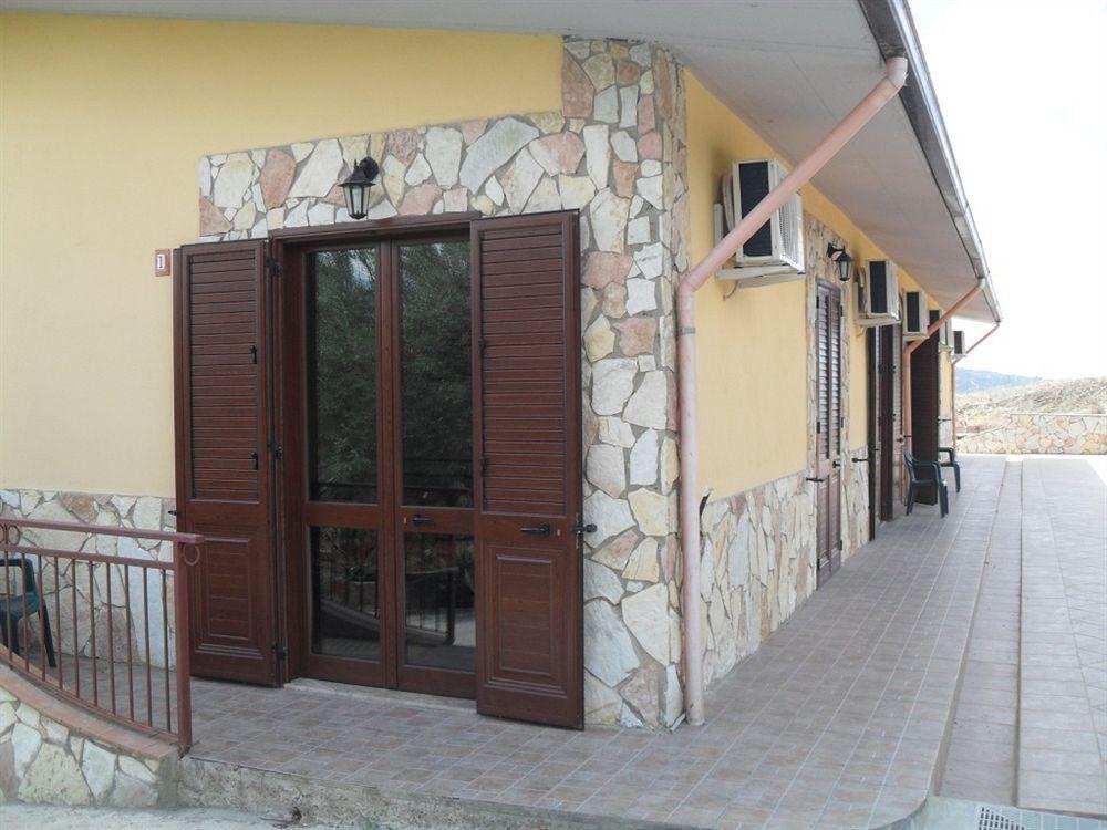 Agriturismo La Targa Buonfornello Exterior photo