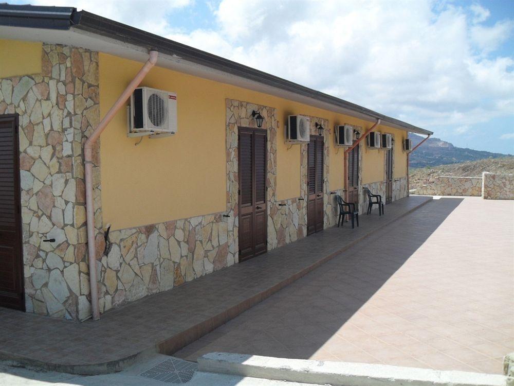 Agriturismo La Targa Buonfornello Exterior photo