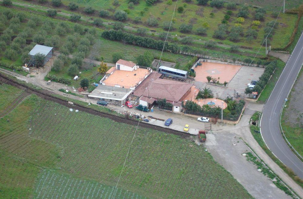 Agriturismo La Targa Buonfornello Exterior photo